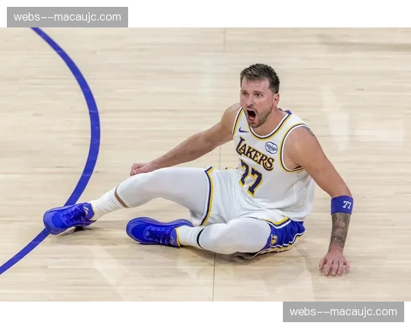 湖人活塞战裁判报告确认无错判，杜伦对东契奇跳投为合法对抗