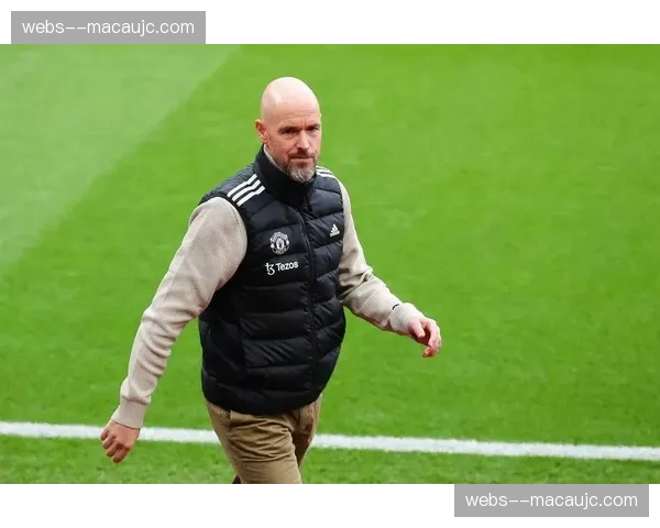 曼联后防线人员轮换频繁，滕哈赫尚未找到最佳组合